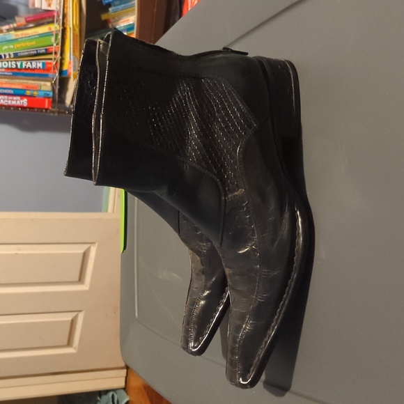 GUC men\'s black Impulse boots, size 9M NO BOX main image 4